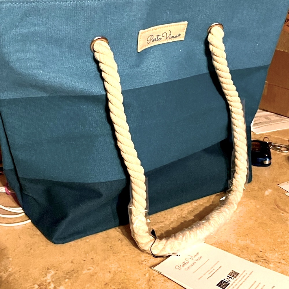 PortoVino Tote Canvas Beach Bag with Hidden Spout and Dispenser NEW! Gift idea!